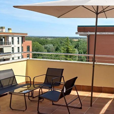 Apartamento Con 2 Dormitorios, Garaje Y Terraza Junto A 巴利亚多利德 外观 照片