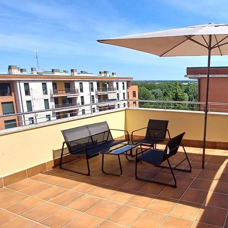 Apartamento Con 2 Dormitorios, Garaje Y Terraza Junto A 巴利亚多利德 外观 照片