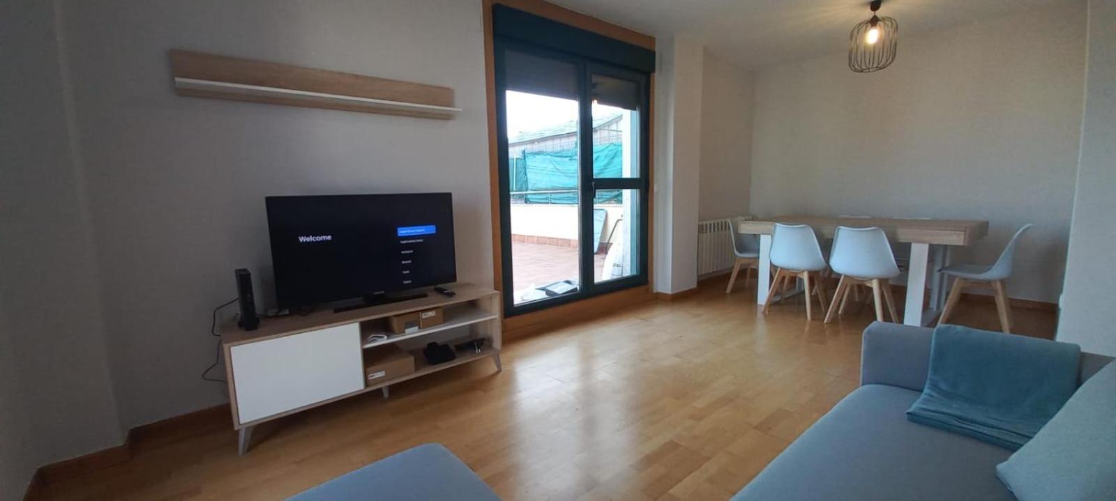 Apartamento Con 2 Dormitorios, Garaje Y Terraza Junto A 巴利亚多利德 外观 照片