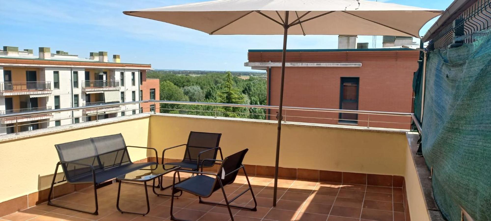 Apartamento Con 2 Dormitorios, Garaje Y Terraza Junto A 巴利亚多利德 外观 照片